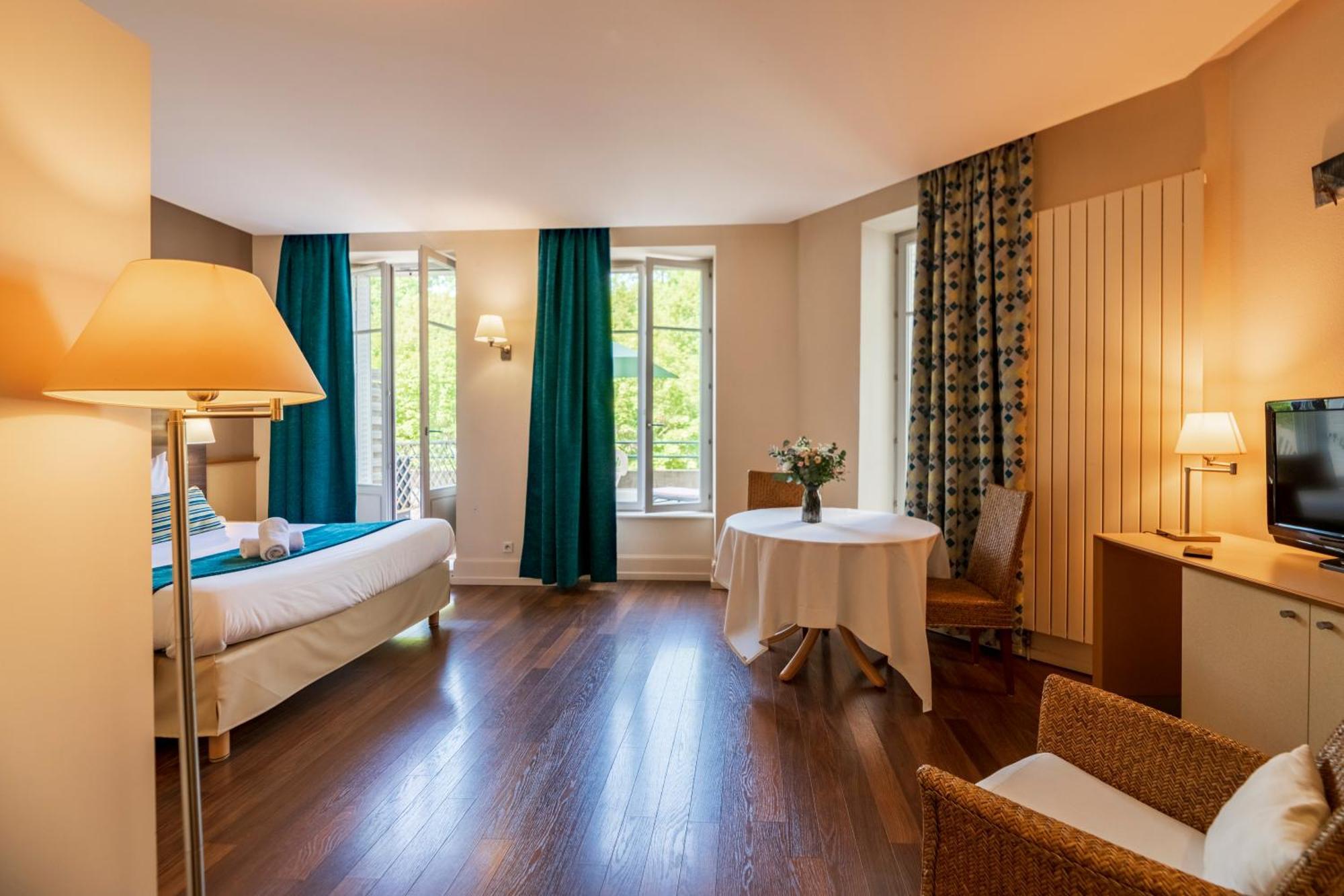 Hotel Cerise - Les Sources Ликсей-ле-Бен Экстерьер фото