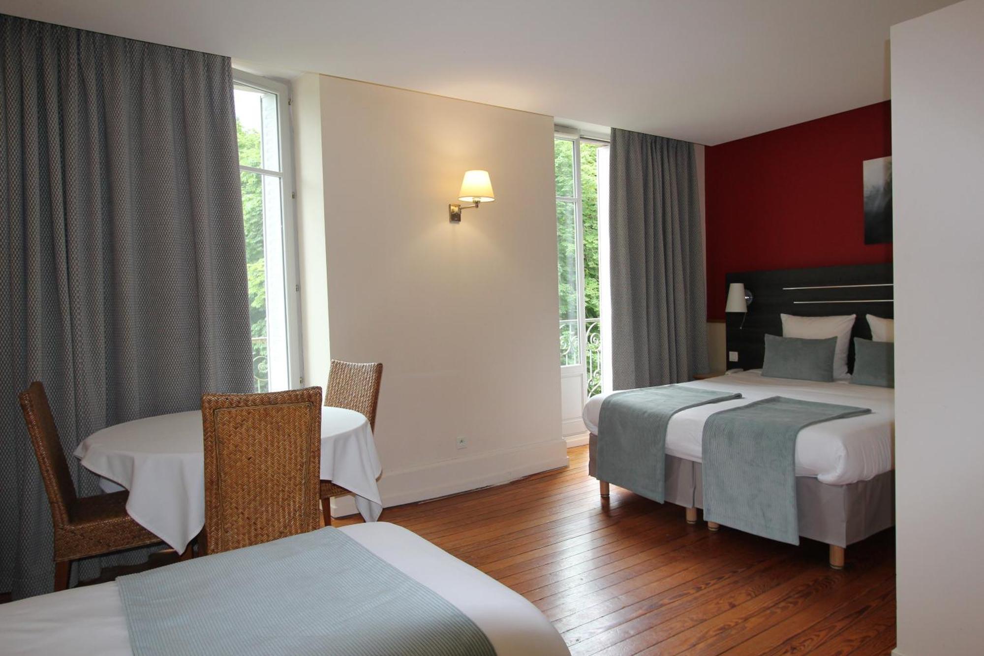Hotel Cerise - Les Sources Ликсей-ле-Бен Экстерьер фото